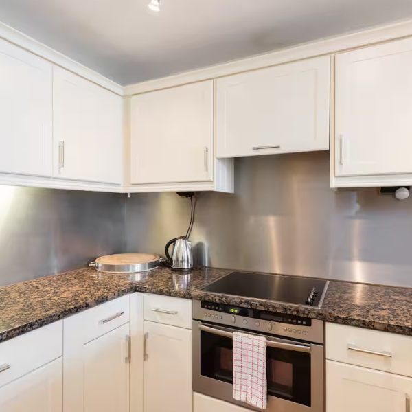 Sky Water Apartment (London Zone 2) - Image 4