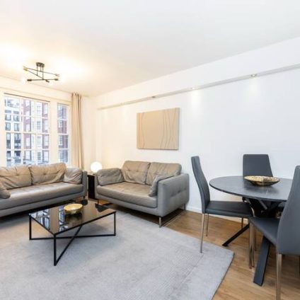 Stunning 2 bed 1 bath Edgware rd