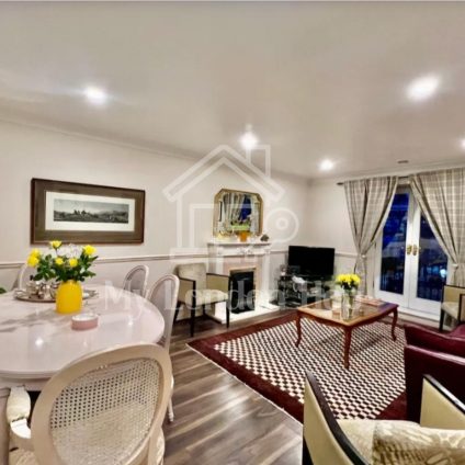 2 bed 2 bath Second floor Kensington