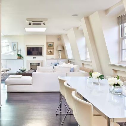 STUNNING LUXURY KNIGHTSBRIDGE HOUSE