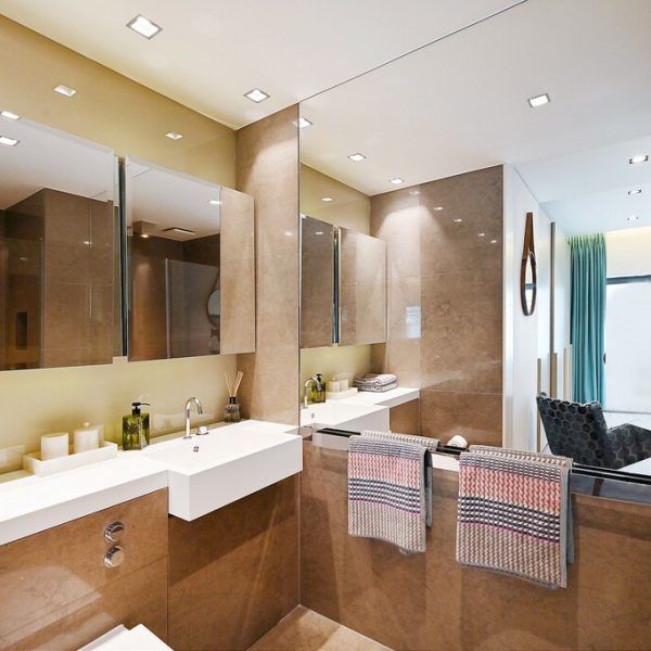 Modern 2 Bedroom Apartment Mayfair - Image 2