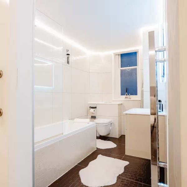 High-Ceiling 1-Bed Flat | Hyde Park - Image 5
