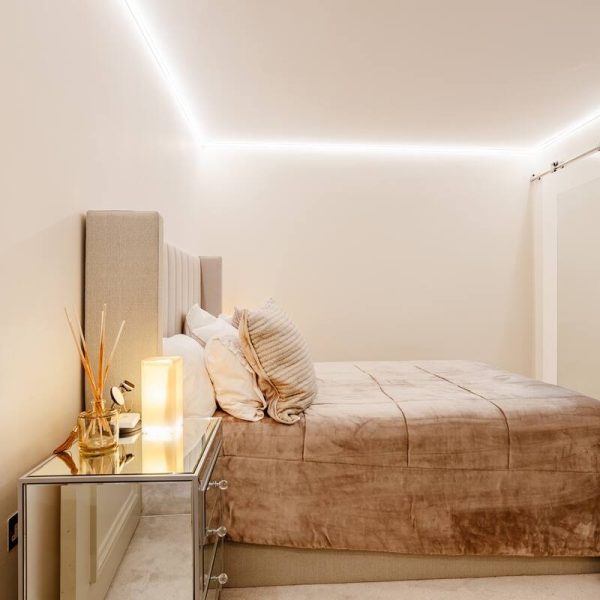 High-Ceiling 1-Bed Flat | Hyde Park - Image 2