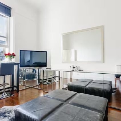 Private Balcony & High Ceilings | Elegant 2-Bed