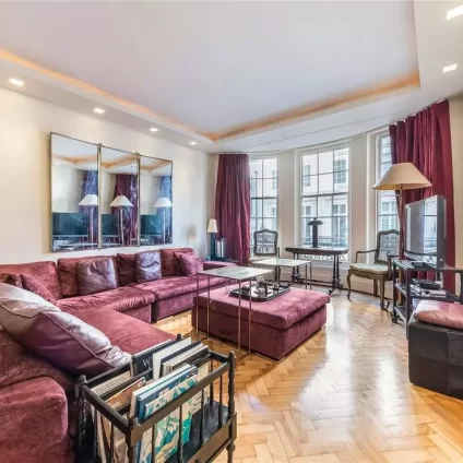 Stunning 3 bedroom Apartment next to Rosewood Hotel, Mayfair