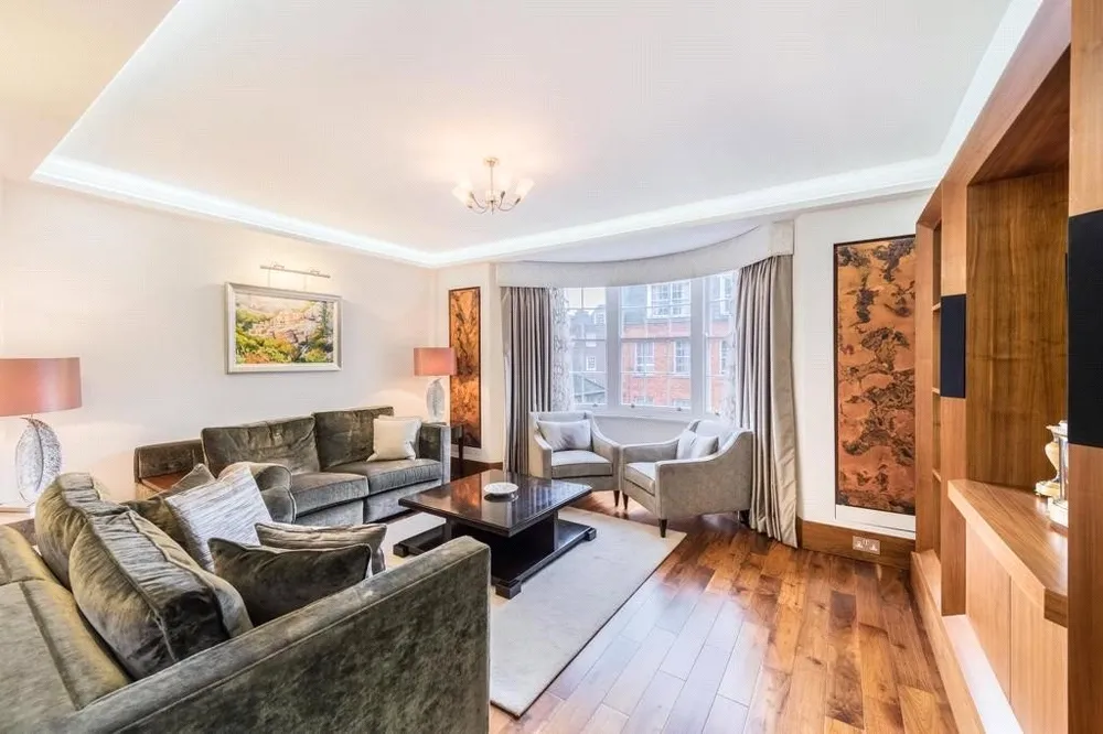 Stunning 2 bedroom apartment next to Rosewood Hotel, Mayfair